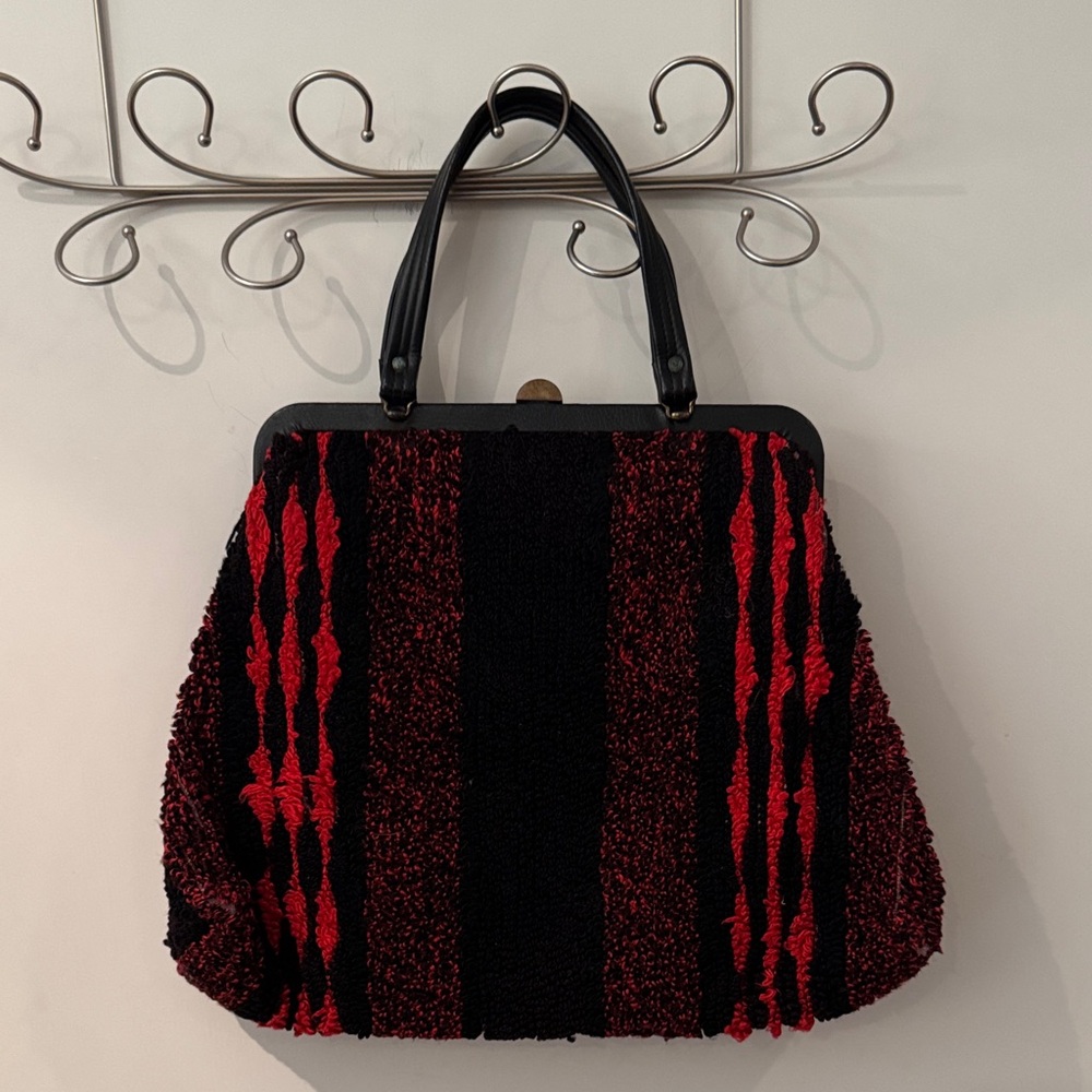 Vintage carpet bag                   Elegant Black and Red Women's Handbag - Picture 2 of 10